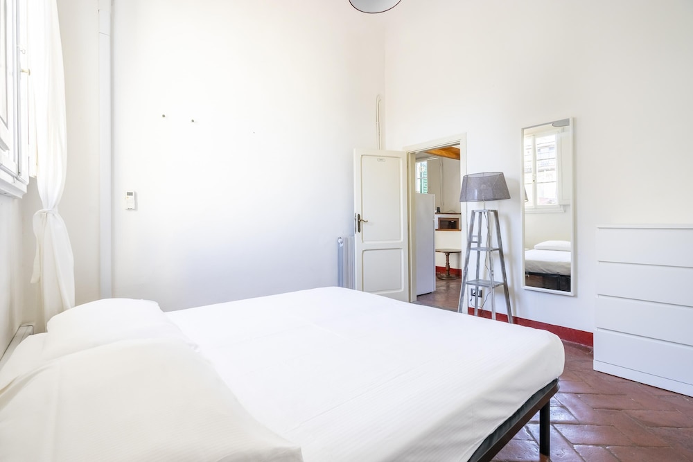 Cerchi 3 in Firenze With 2 Bedrooms and 1 Bathrooms