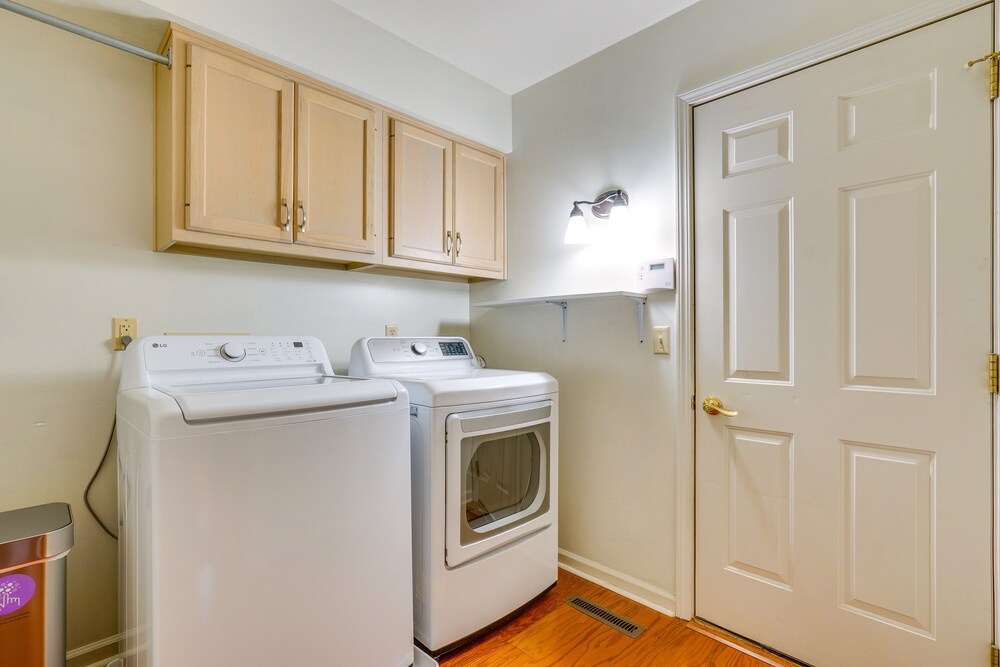 Fort Wayne Vacation Rental ~ 9 Mi to Downtown! view 4