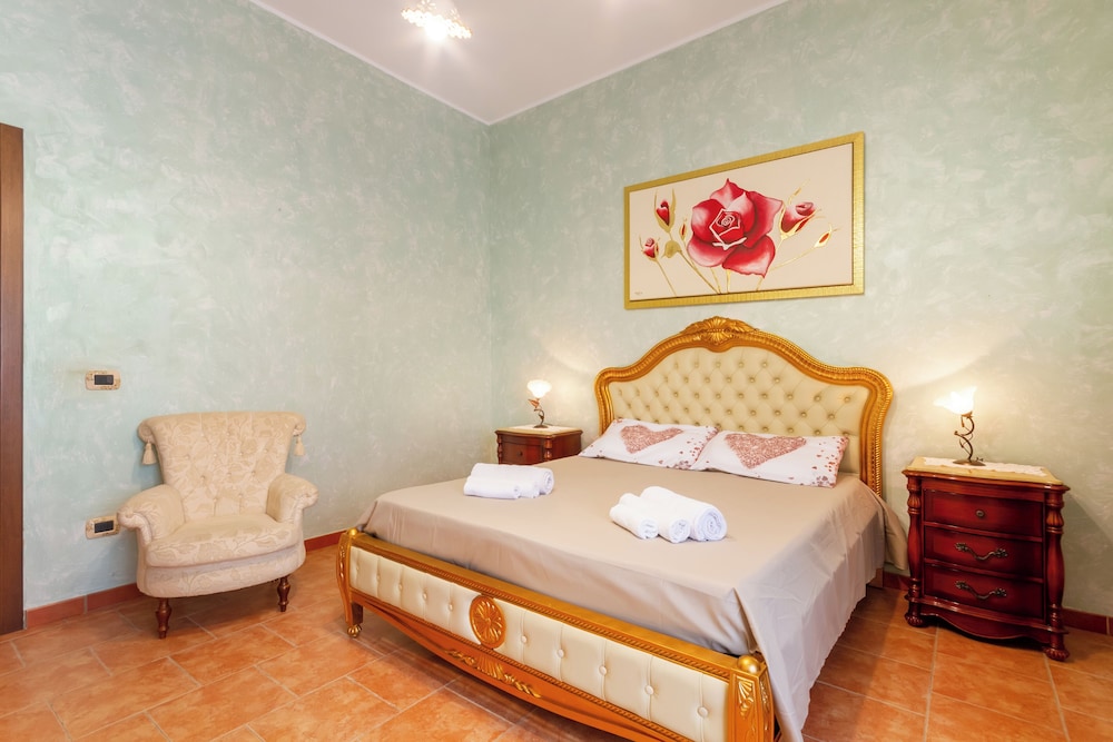 Luxury Private Villa With Garden