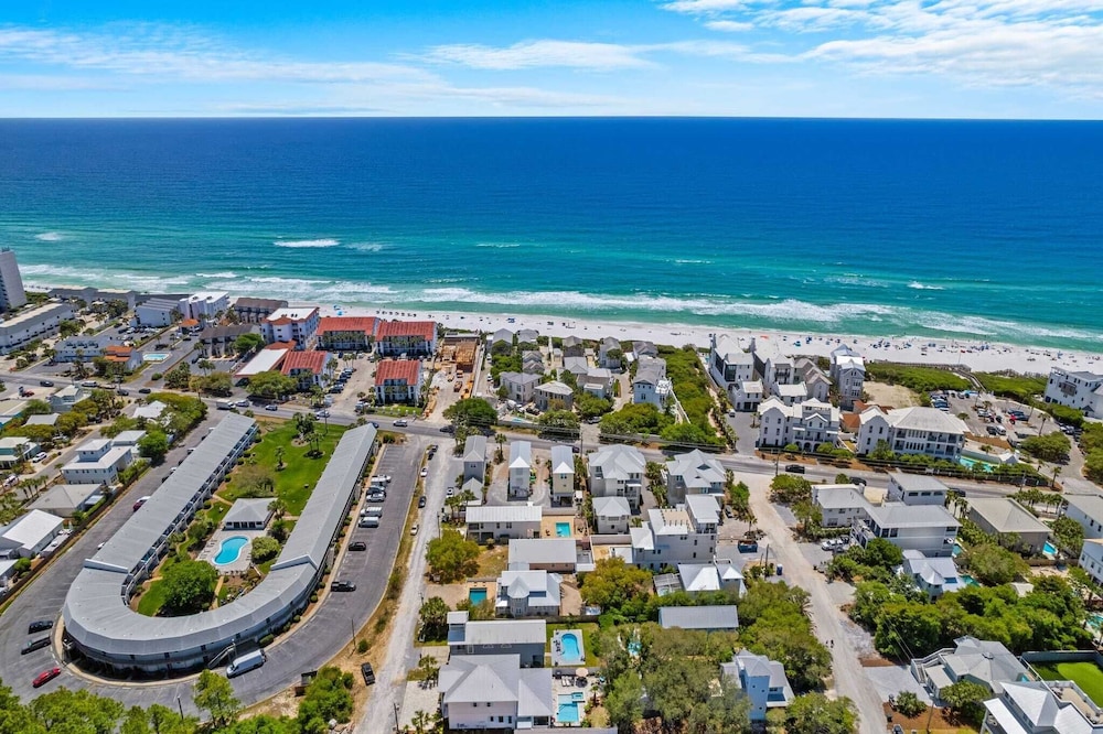 Walk to Santa Rosa Beach Private Pool, Balcony, and Coastal Views