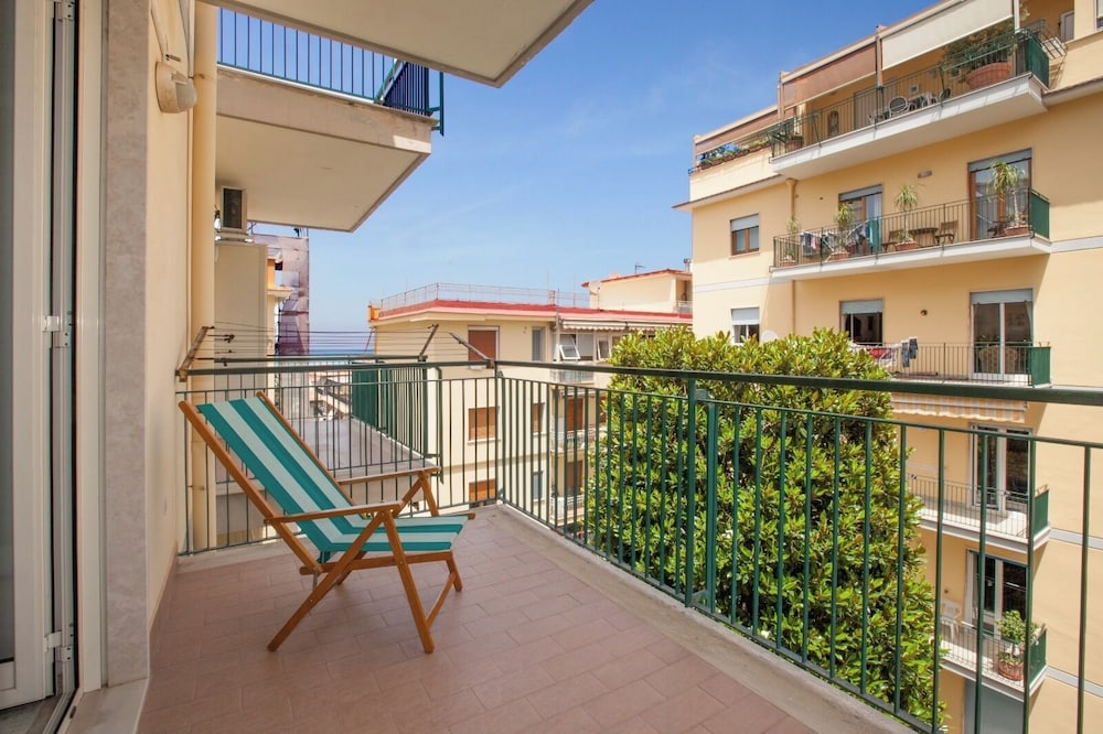 New Family 3 Bedrooms House In Sorrento