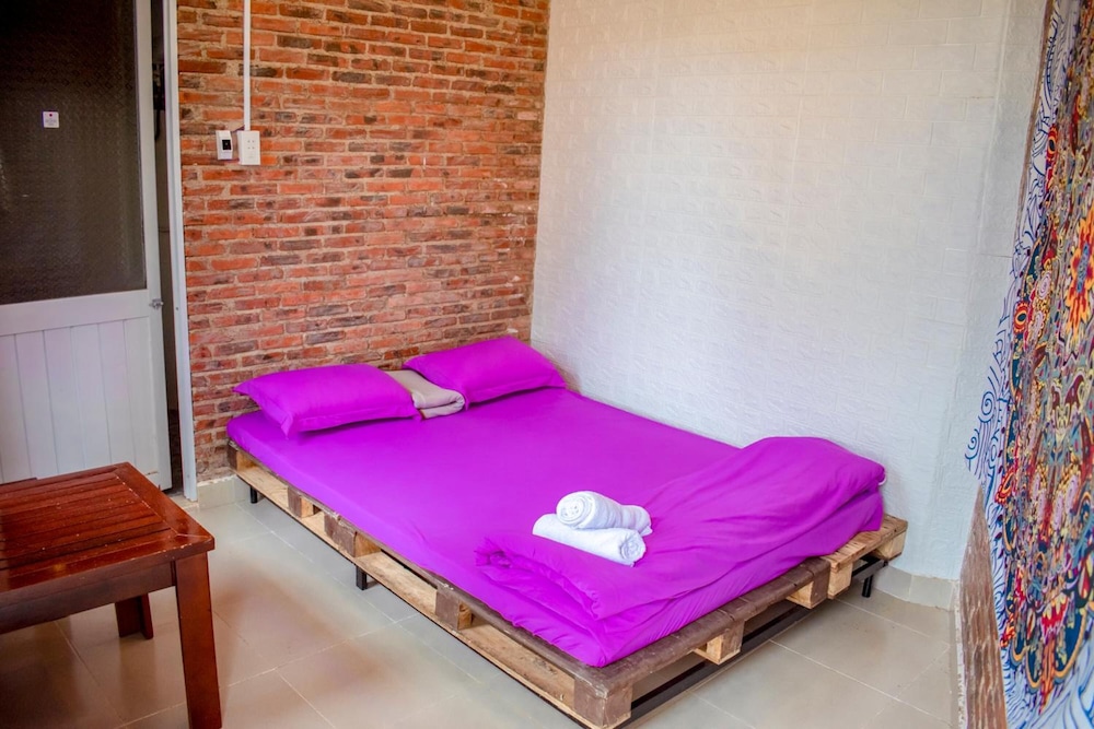 Maple Hostel