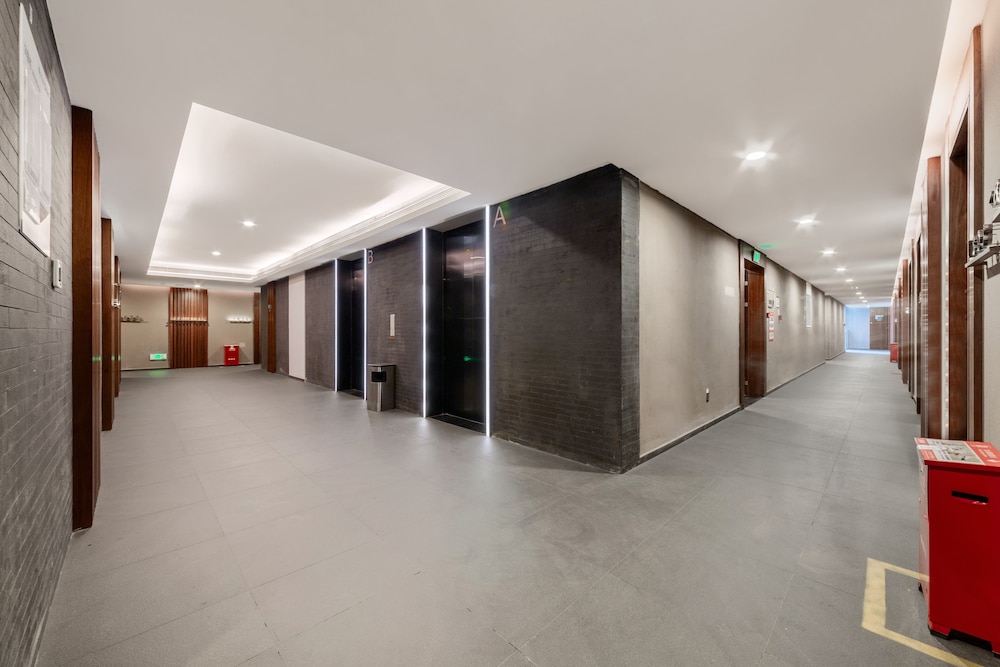 Xizhengjia Apartment Hotel (Guangzhou Financial City Keyun Road subway station store)