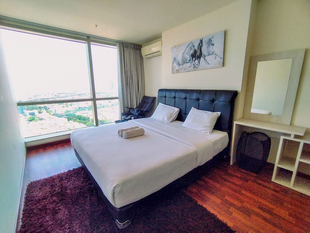 Homey Designed 2BR in City Center at Praxis Apartment