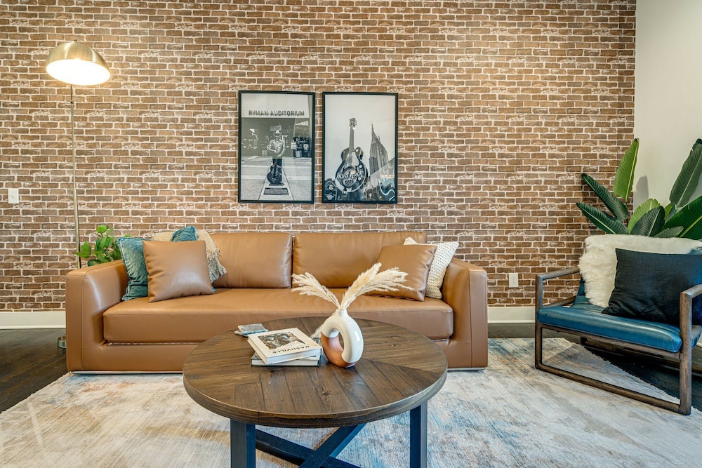 Lofts At 30th - Urban Lodge - Mins to Broadway!