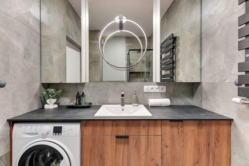 Doki Living & Foodhall by Downtown Apartments