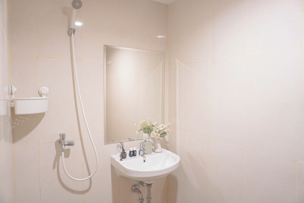 Homey Studio LRT City Jatibening Apartment