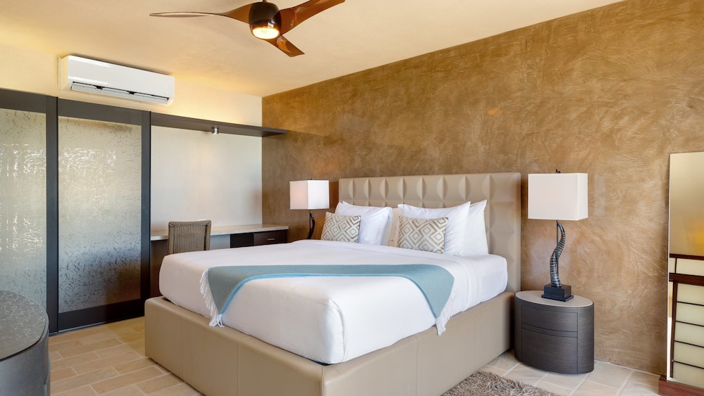 6 BR Villa With Concierge Amenities Pool