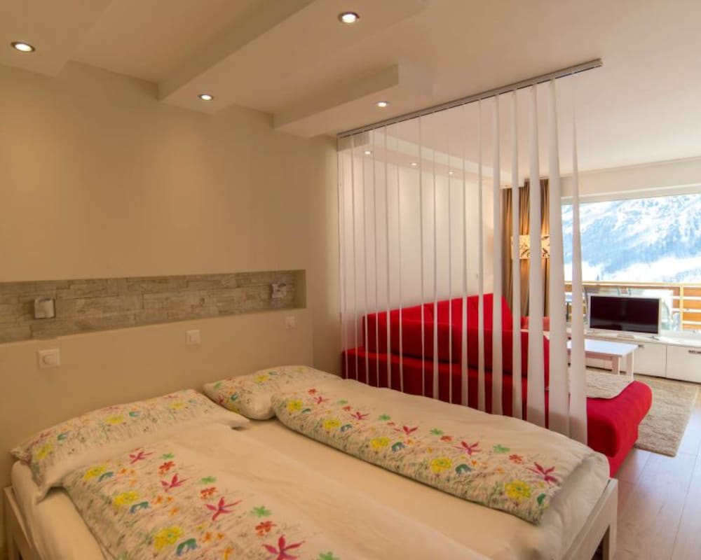 Haus Cristal
