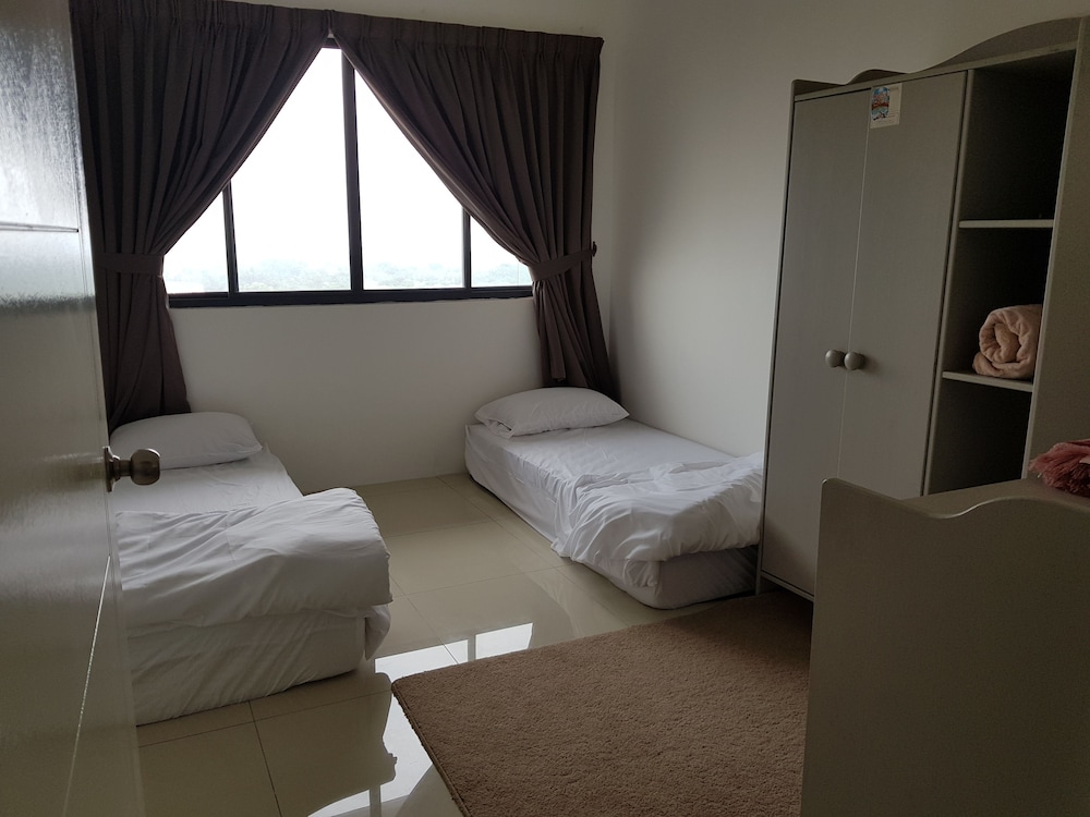 Executive Seaview at Icon Residence photo 7