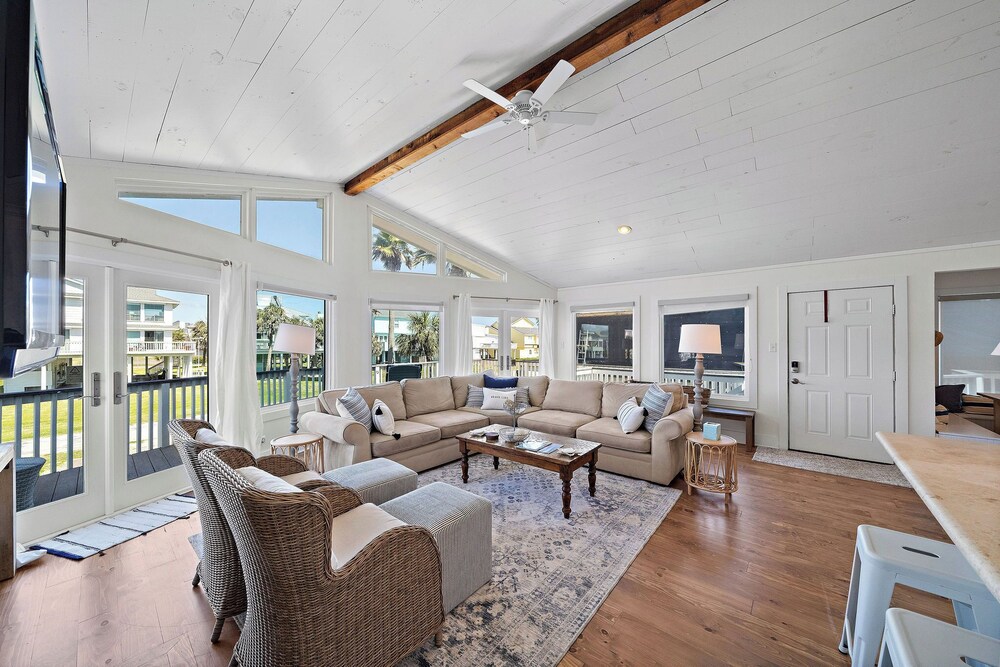 Coastal Cottage by Ryson Vacation Rentals