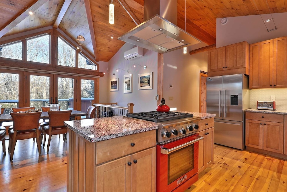 The Waffelhaus In Killington 4 Bedroom Home