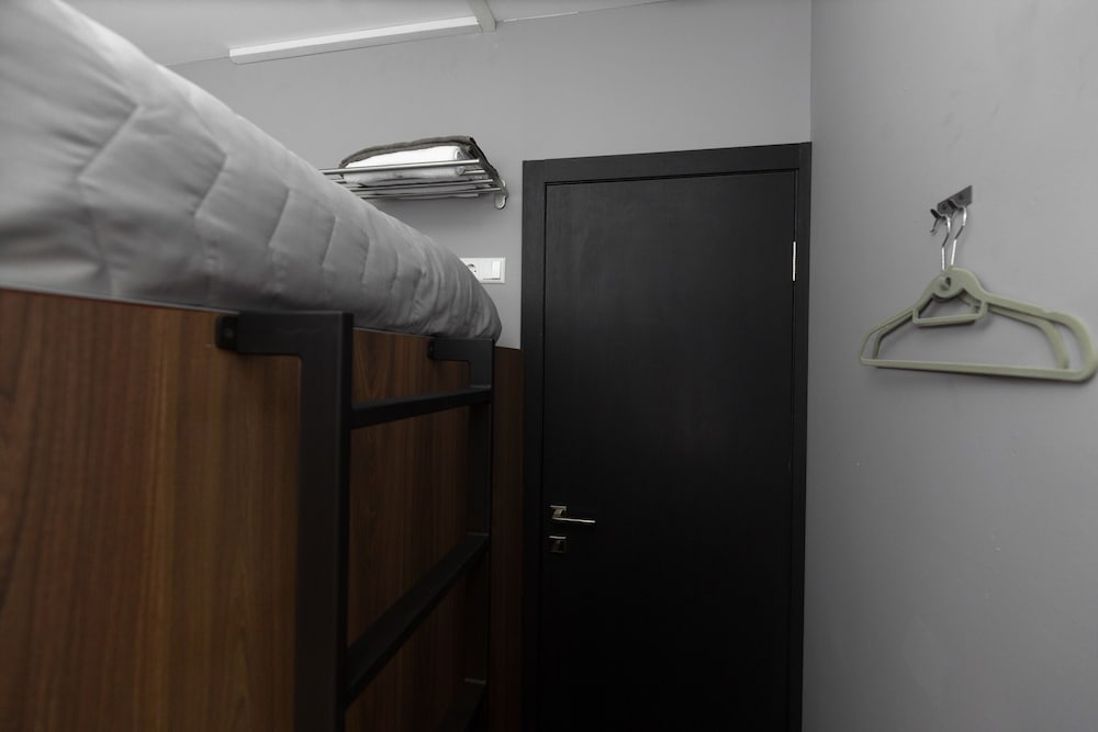 Shelter-hotels