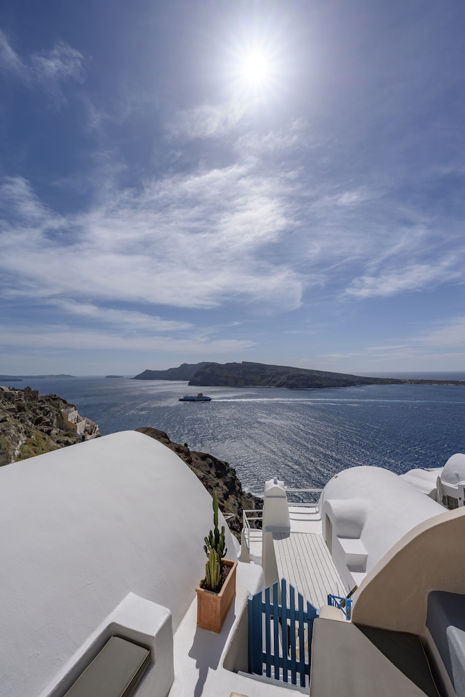 Nano Oia Villas