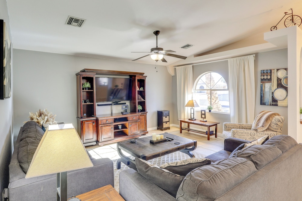 5 Mi to CO River: Home w/ Pool in Fort Mohave!