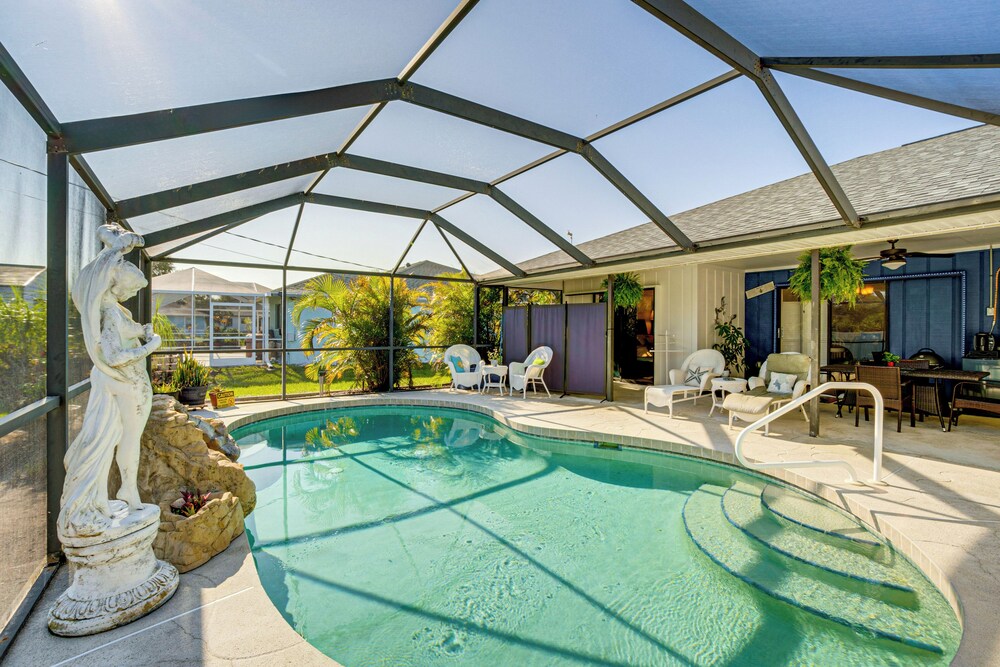 Pool, BBQ & More: Sleek Home in Port Charlotte!