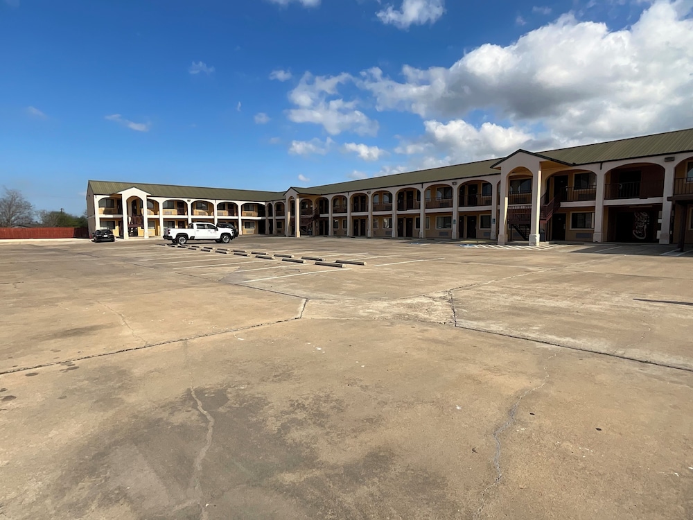 Executive inn & Suites