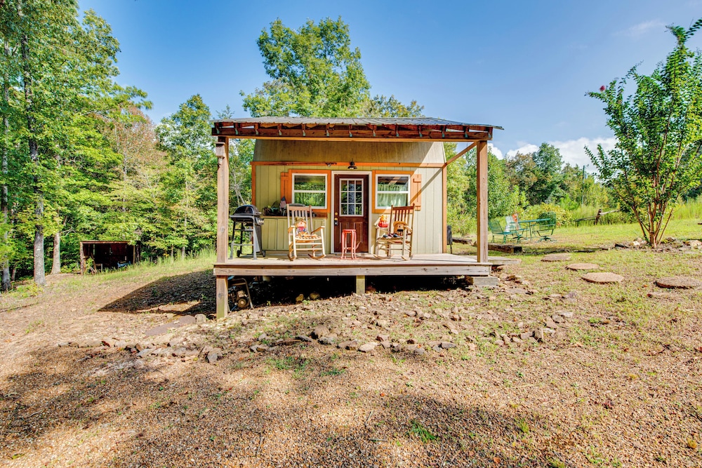 Creek Access, Fire Pit & Grill: Summerville Studio
