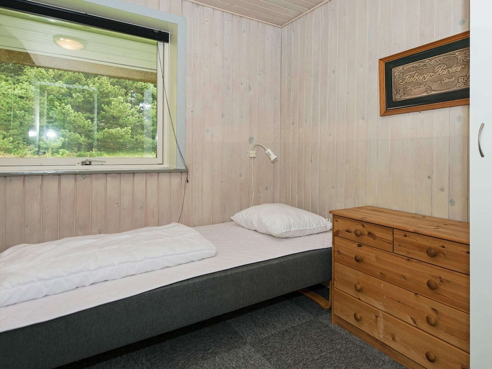 6 Person Holiday Home in Romo view 4