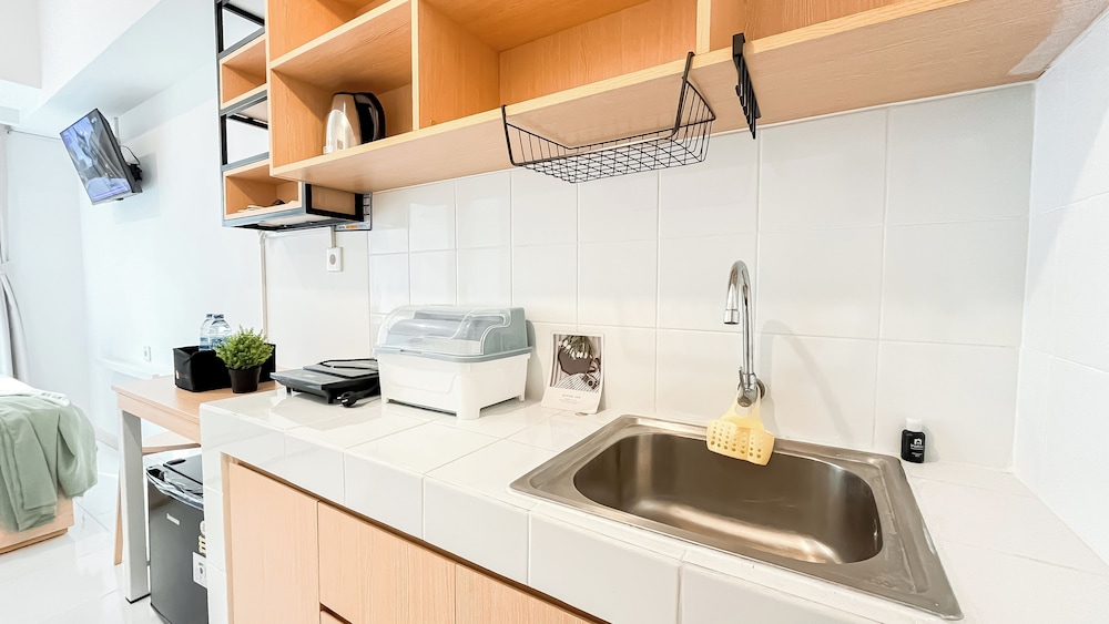Minimalist Look Studio Near Tokyo Hub At Tokyo Riverside Pik 2 Apartment