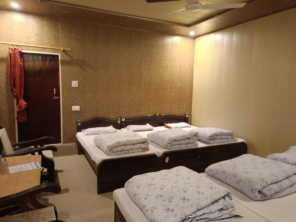Anushri Lodge And Restaurants