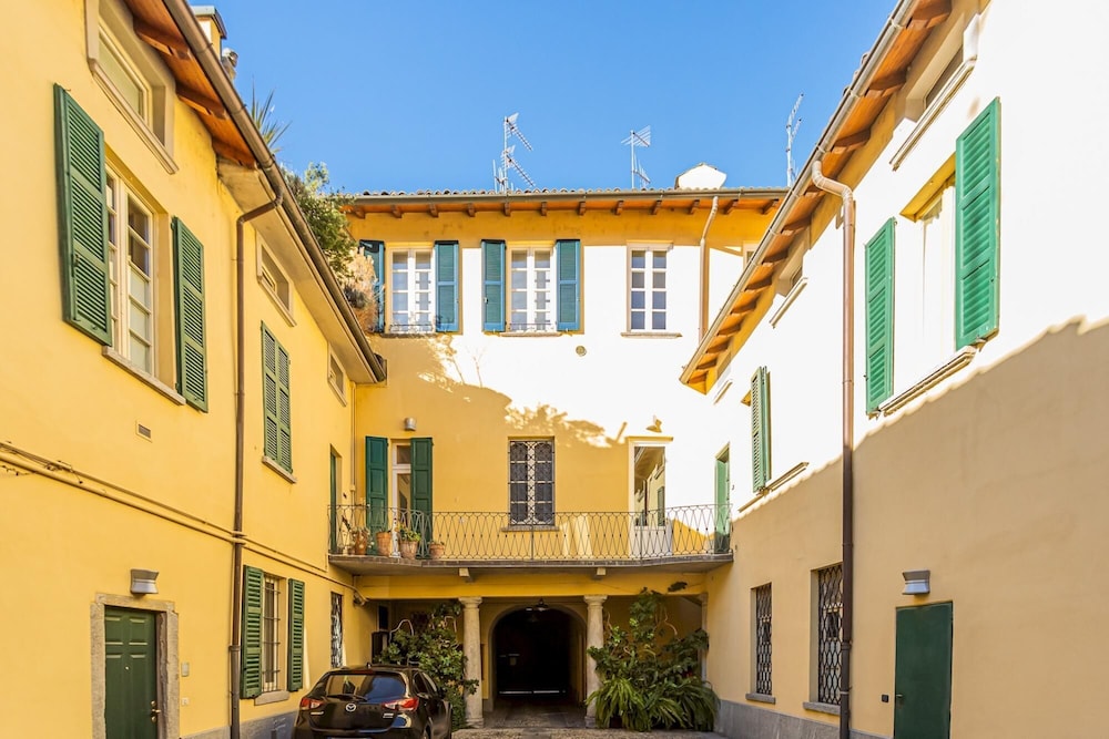 Rovelli 41 in Como With 2 Bedrooms and 3 Bathrooms