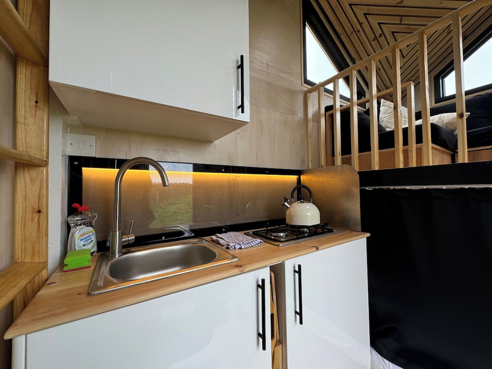 1 Bed Cabin - Sleeps 2 - Parking