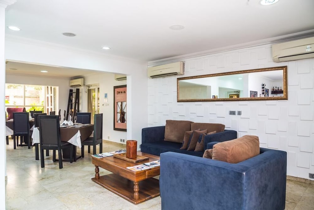 Hotel Valerie Suites