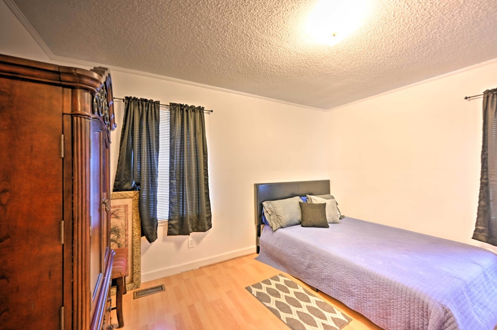 Blounts Creek House w/ Yard - Pets Welcome!
