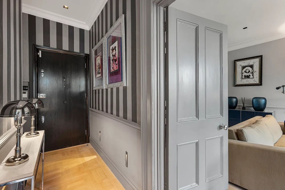 Cadogan Squre-2 Bedroom