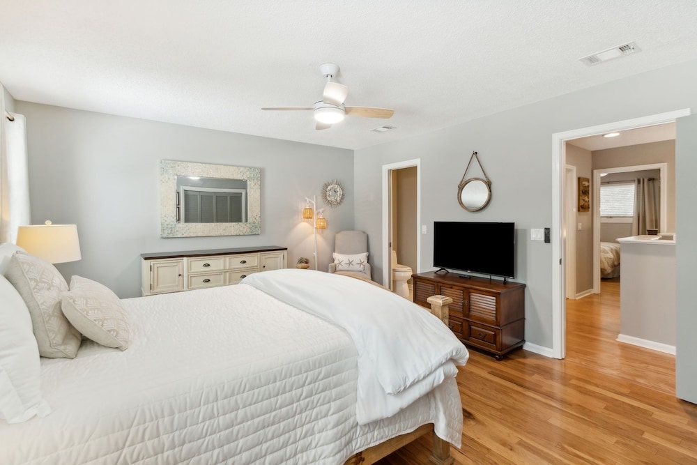 2754 1st Ave. A 2 Bedroom Duplex