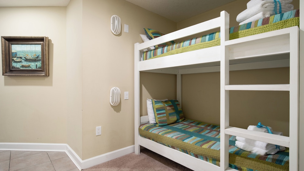 20th Floor Condo! Sleeps 8! Gulf Front Master Suite w/ Beautiful Gulf Views!