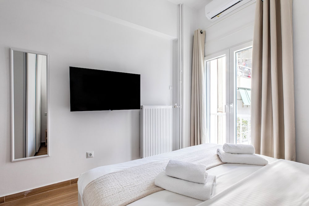 Les Nuances de Blue 1-BR Apt in Athens