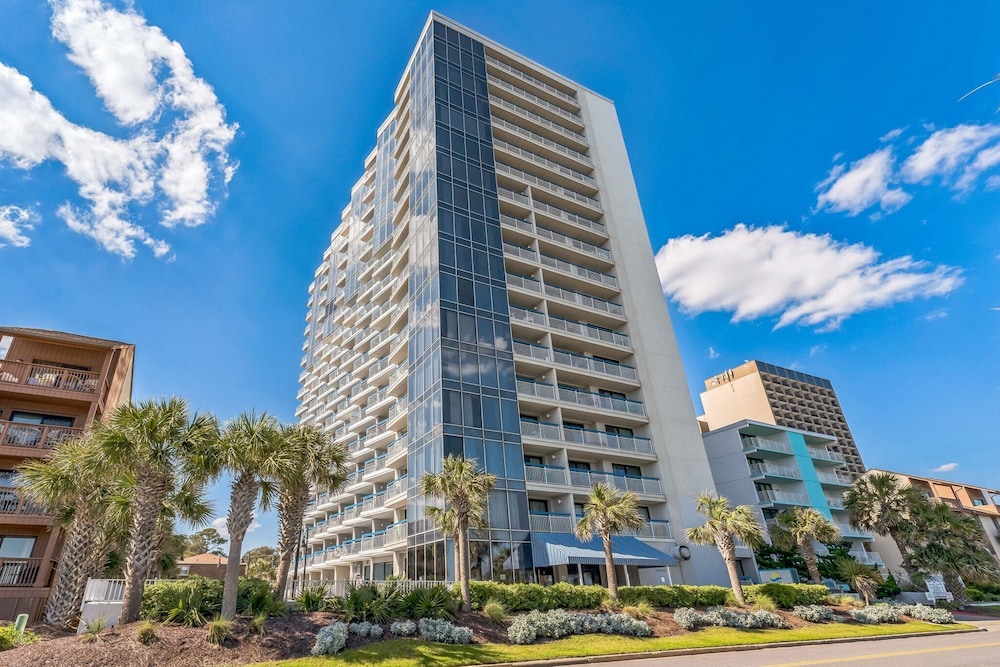Oceanfront Gem Pool, Balcony, Modern Touch 3 Bedroom Condo