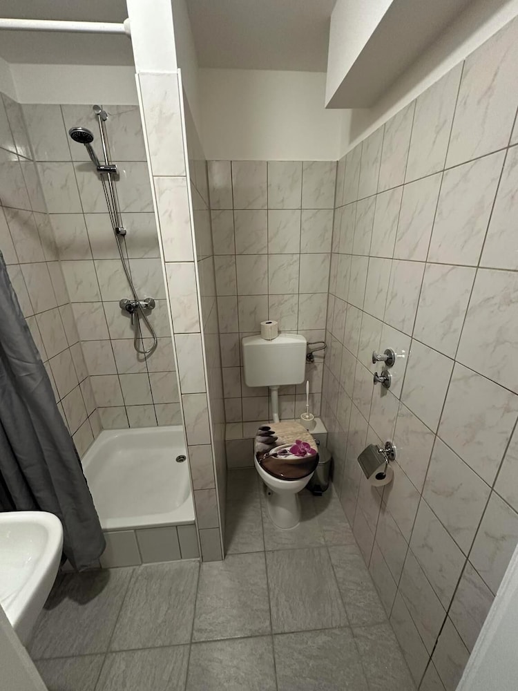 2-Rent Group Hostel Apartments HAN53