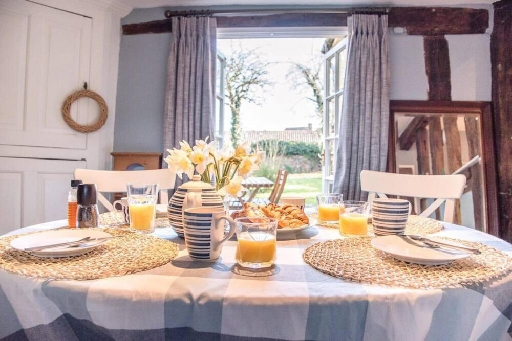 Sudbury Vacations - Rose Cottage Lavenham - Property Image 1