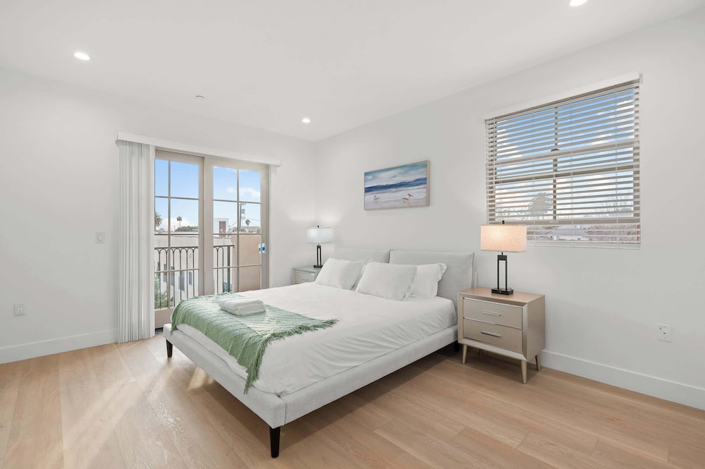 Not Affected by the Fire/modern 5BR Home With Parking, Near LA Attractions #4