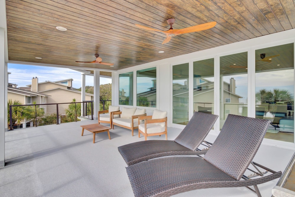 7 Beachwood East by Avantstay Steps to the Beach Ocean Views Hot Tub 7bdr