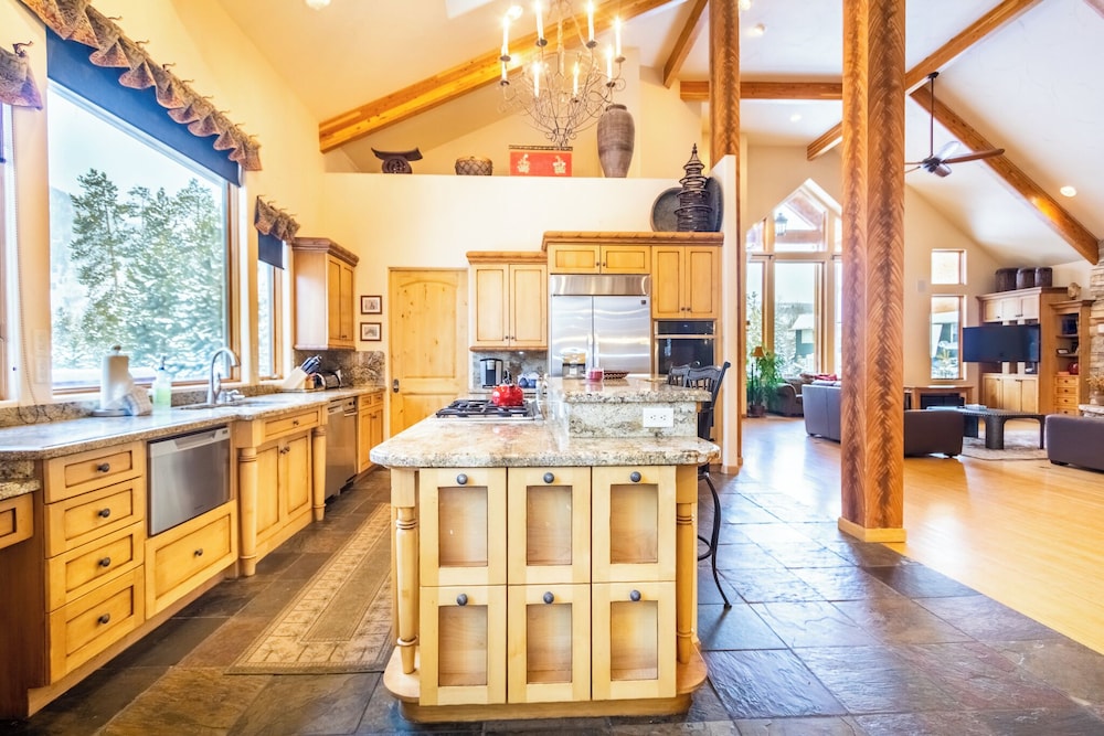 213 County Road 1041