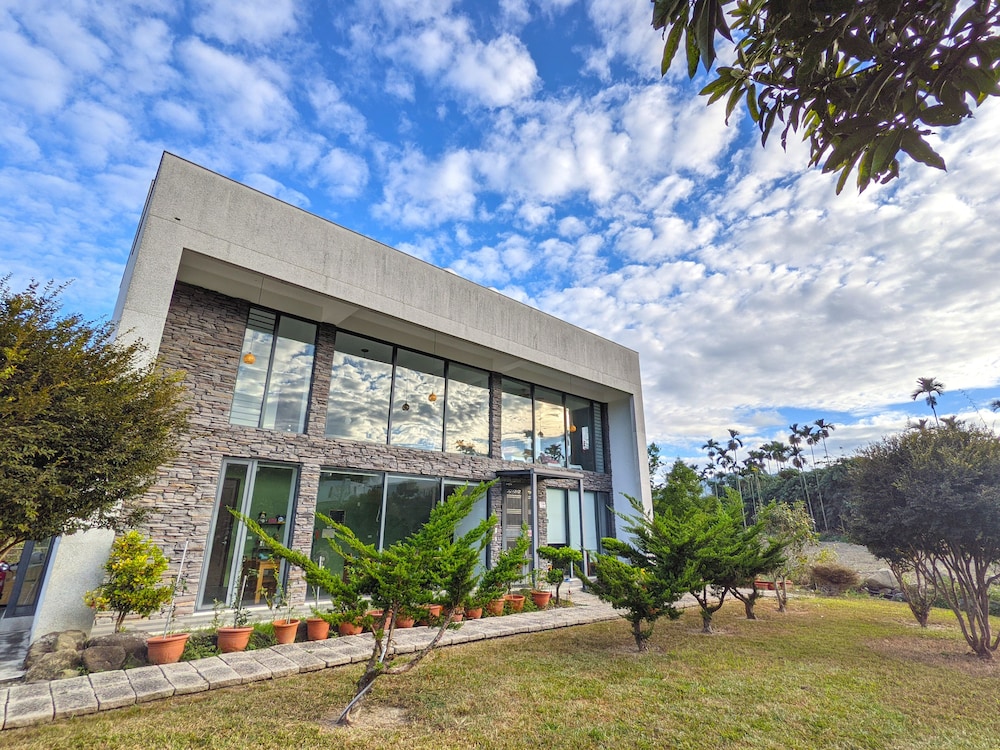 Hoyu House
