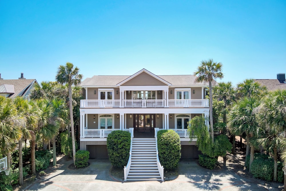 114 Ocean Boulevard by Avantstay Beachfront Infinity Pool Basketball Court Recently Renovated