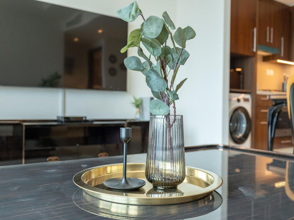 Luxurious & Stylish Apartments Across Dubai Mall - Burj Khalifa - City Views