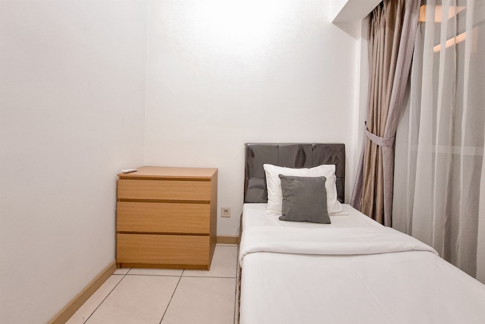 Nice And Homey 2Br Apartment M-Town Residence
