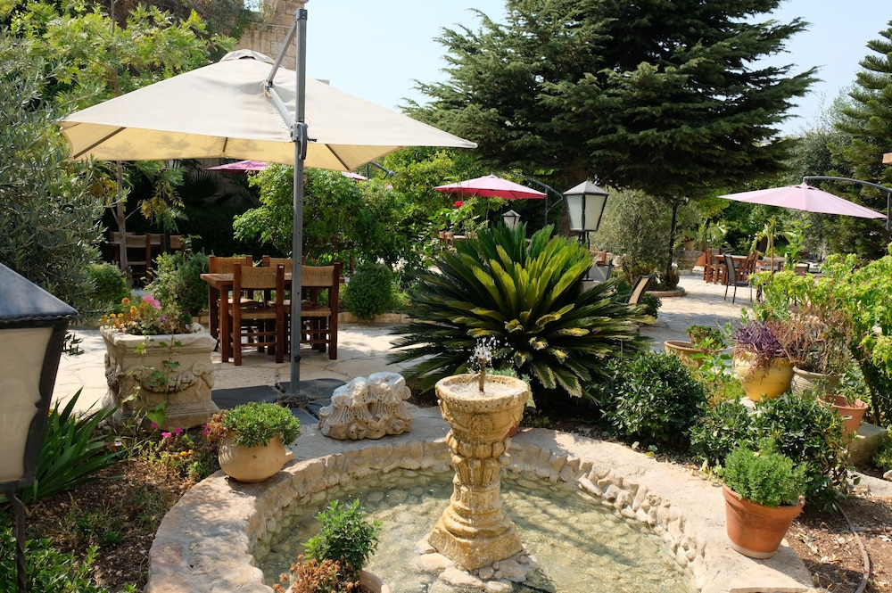 St. George’s Cathedral Pilgrim Guesthouse – Jerusalem