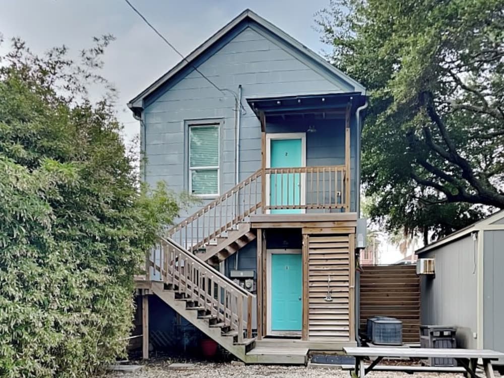 Pleasure Pier Retreat Manor by Ryson Vacation Rentals