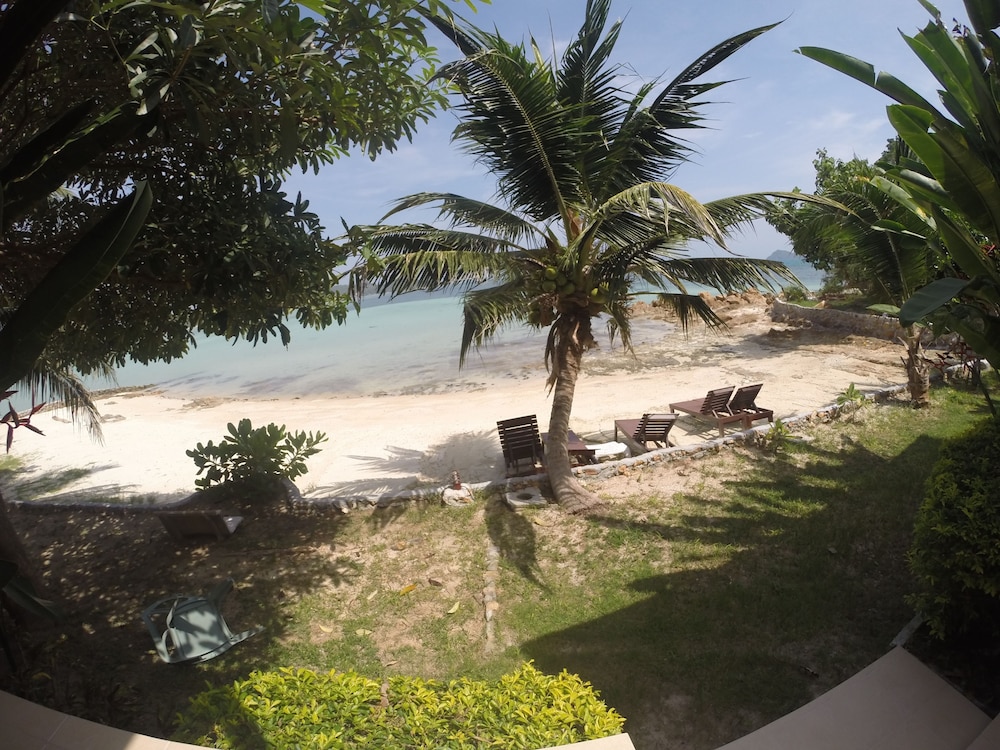 Moon Beach Resort