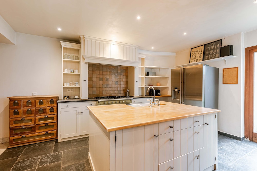 Huswell - Stay at Cape Montigny in Ghent