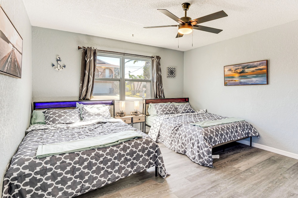 2 Mi to Beach: Canal-front Home in Hernando Beach