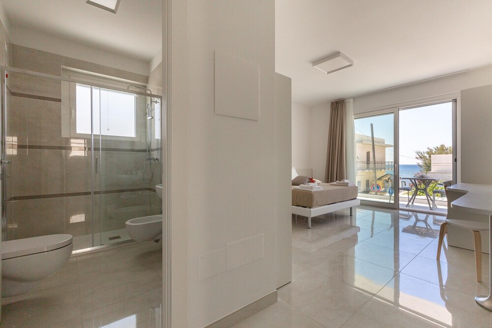 2397 Sdmr - Monolocale 4 Vista Mare view 3