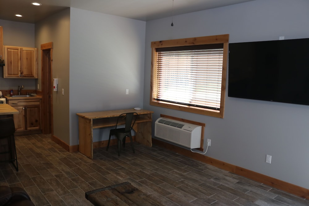 Columbine Inn